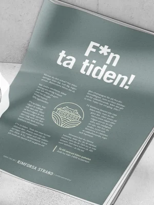 En tidning på betonggolv som visar annonsen F*n ta tiden, nominerad till Publishingpriset 2023